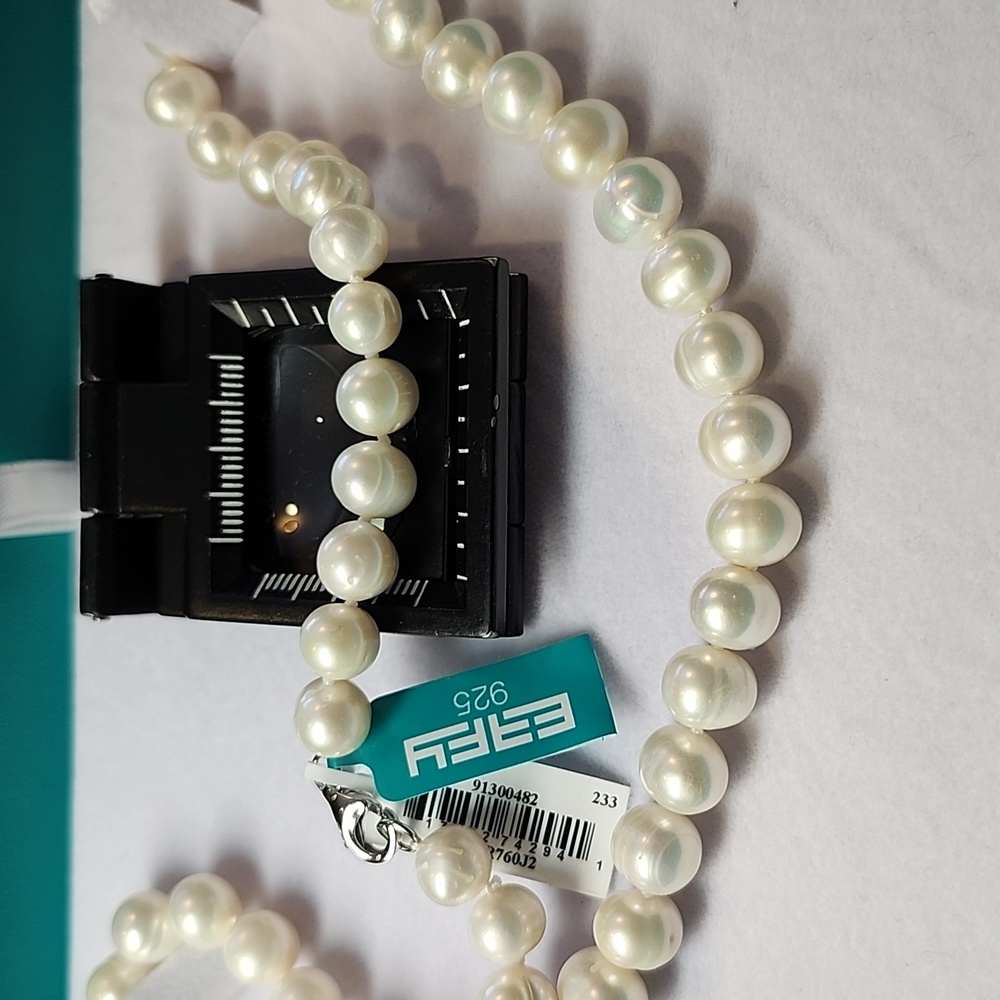 NEW  EFFY Elegant White Pearl Necklace 17" - Picture 3 of 5